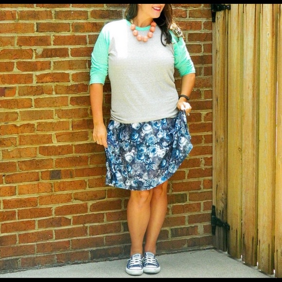 NWT LulaRoe Azure skirt - Picture 4 of 4